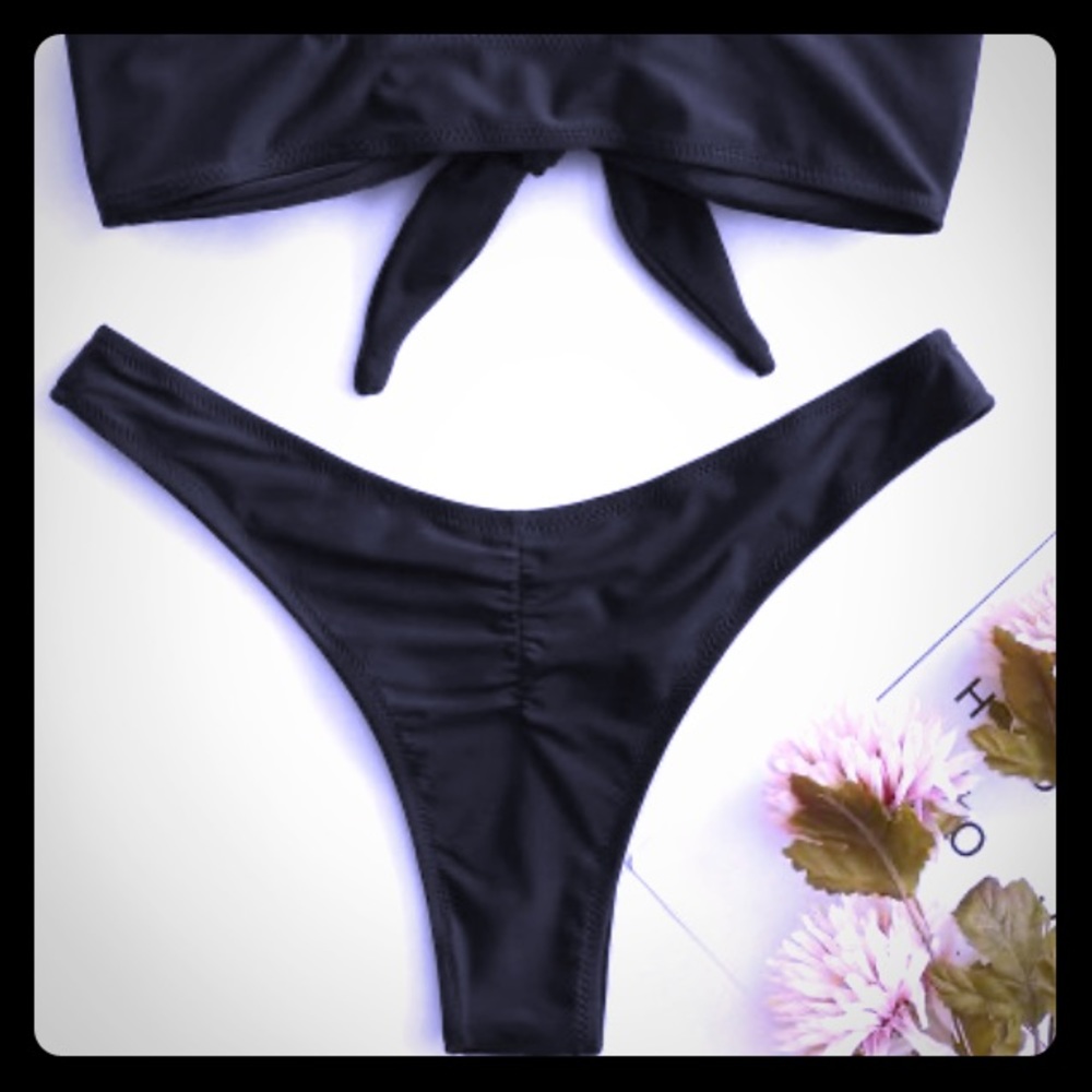 NWT scrunch booty bikini bottoms